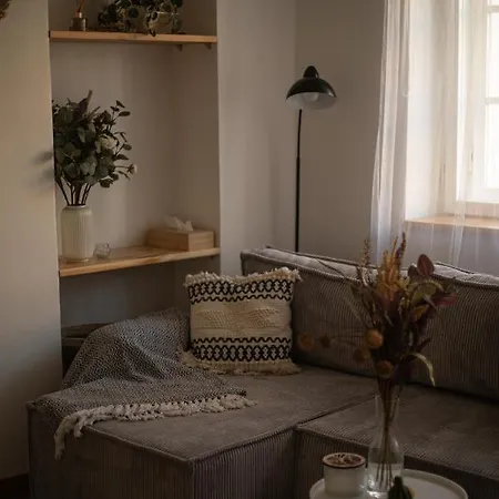 Kvartyr - V Centru Na Namesti - Citlive Zrekonstruovany Apartman *
